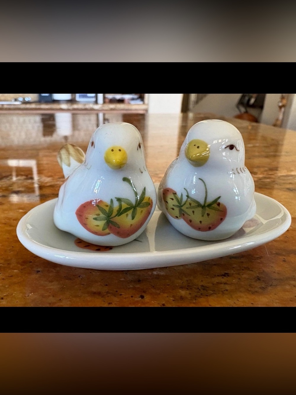 Retired Andrea By Sadek Bird Salt and Pepper Shakers